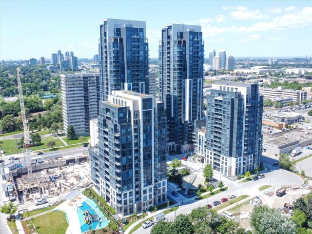 213 - 30 Meadowglen Pl
