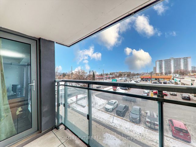 213 - 30 Meadowglen Pl
