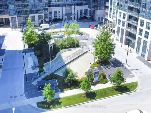 213 - 30 Meadowglen Pl