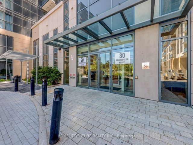 213 - 30 Meadowglen Pl