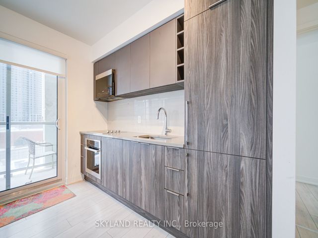 317 - 2033 Kennedy Rd