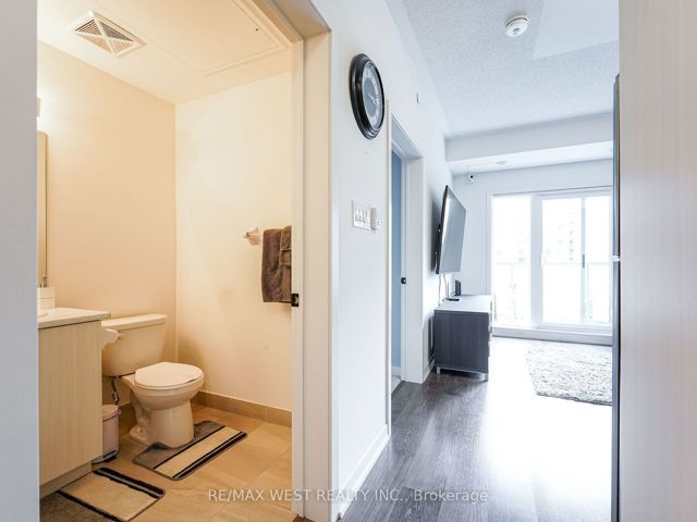 309 - 5131 Sheppard Ave E