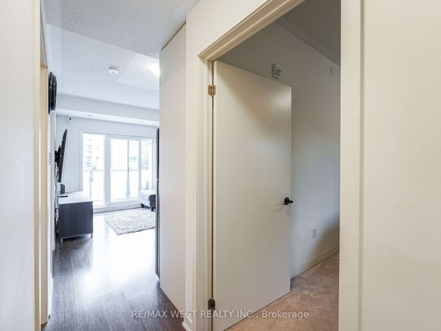 309 - 5131 Sheppard Ave E