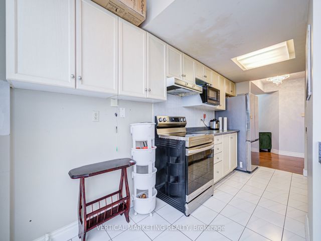 1408B - 3231 Eglinton Ave E