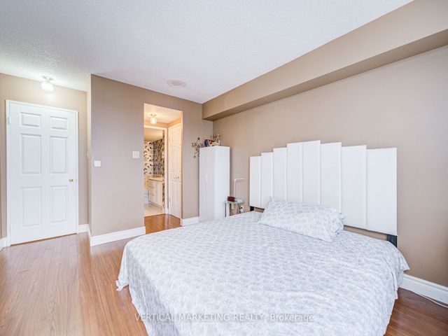 1408B - 3231 Eglinton Ave E