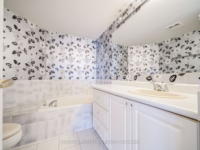 1408B - 3231 Eglinton Ave E