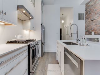 204 - 1842 Queen St E