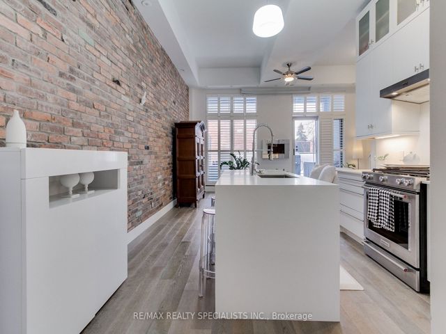 204 - 1842 Queen St E