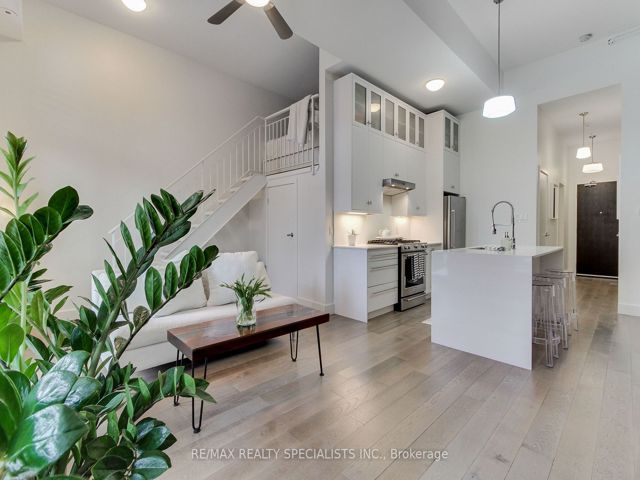 204 - 1842 Queen St E