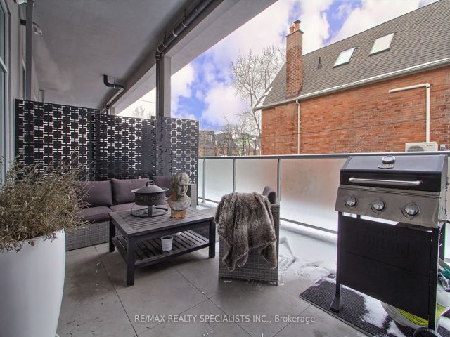 204 - 1842 Queen St E