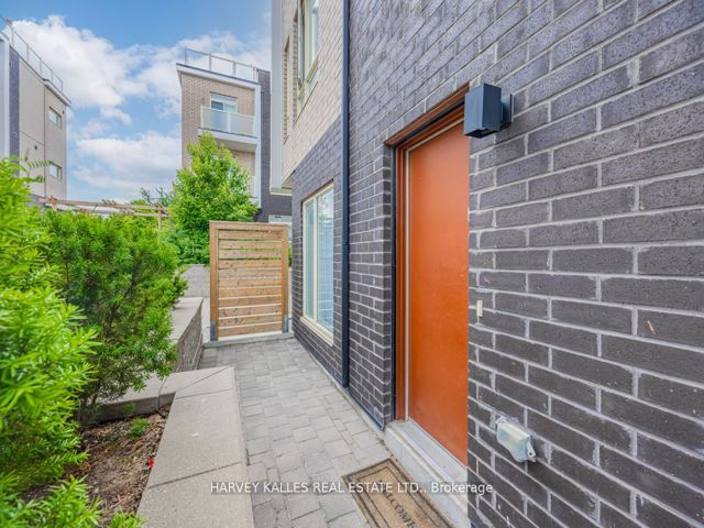 8 - 1365 Neilson Rd