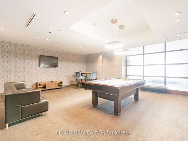 2915 - 36 Lee Centre Dr N