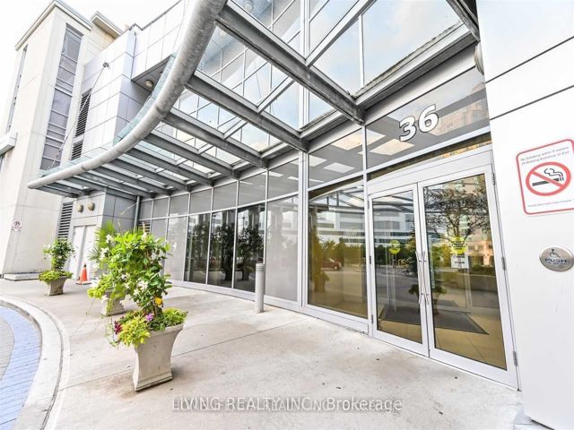 2915 - 36 Lee Centre Dr N