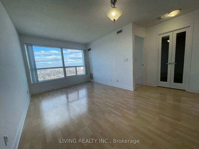 2915 - 36 Lee Centre Dr N