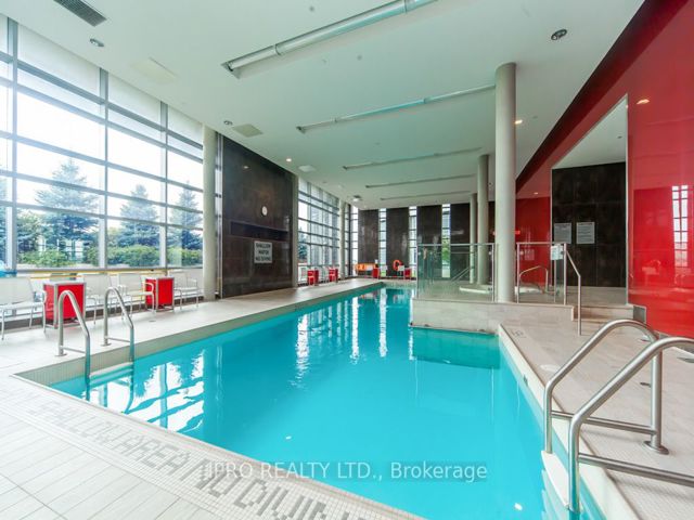 2902 - 125 Village Green Sq