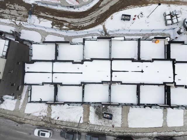 18 - 155 Tapscott Rd