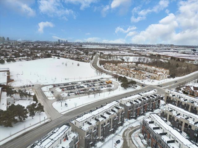 18 - 155 Tapscott Rd