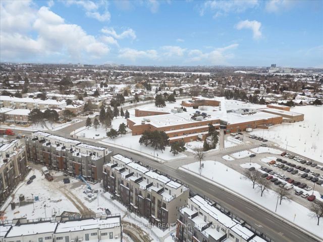 18 - 155 Tapscott Rd