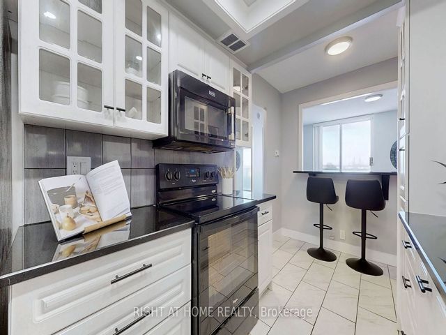 702 - 3151 Bridletowne Circ