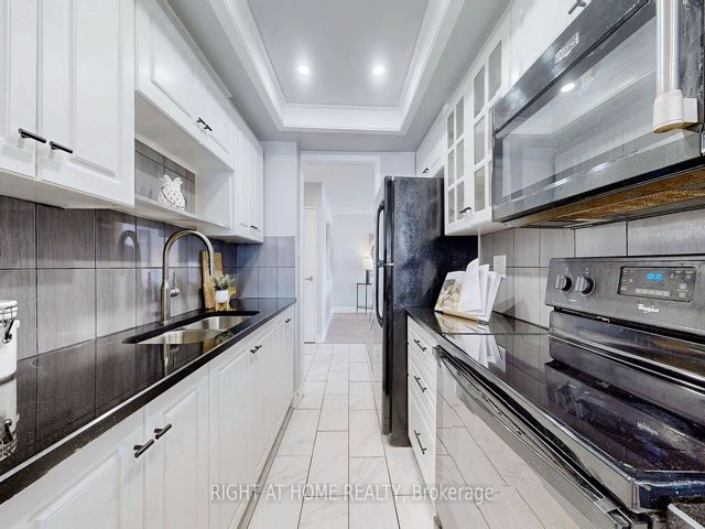 702 - 3151 Bridletowne Circ