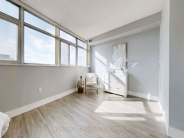702 - 3151 Bridletowne Circ