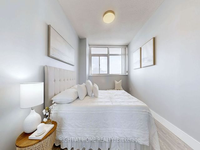 702 - 3151 Bridletowne Circ