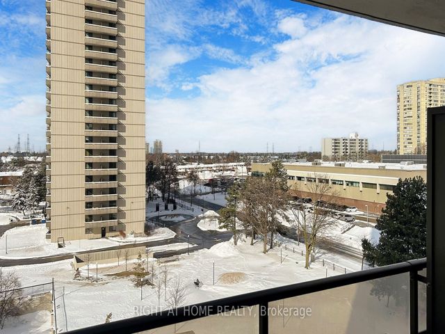 702 - 3151 Bridletowne Circ