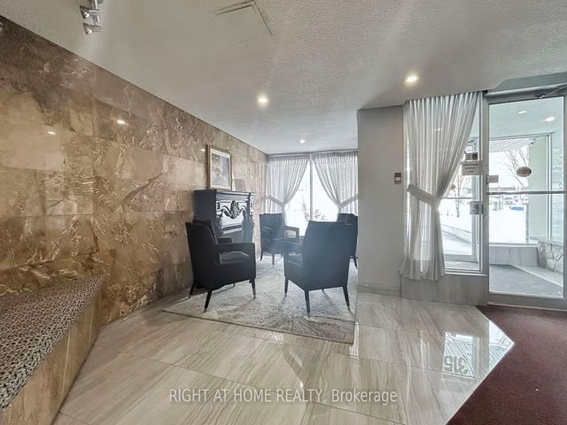 702 - 3151 Bridletowne Circ