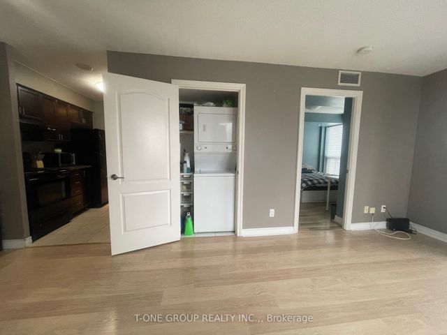 1402 - 60 Town Centre Crt