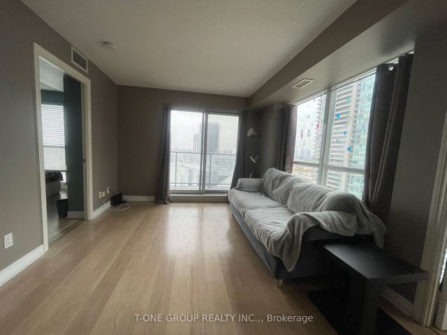 1402 - 60 Town Centre Crt