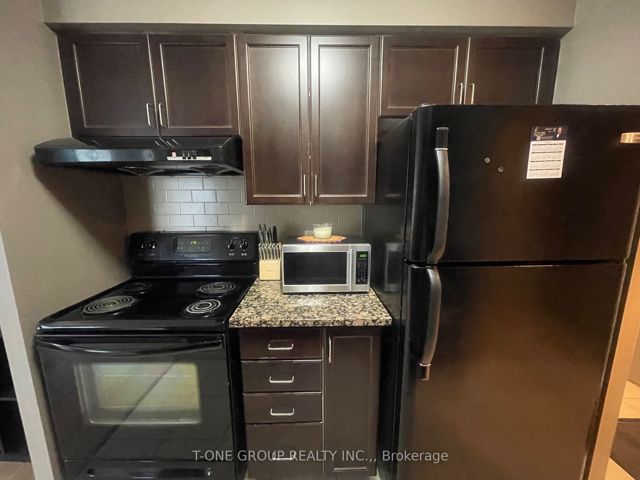 1402 - 60 Town Centre Crt