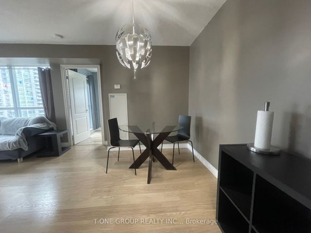 1402 - 60 Town Centre Crt