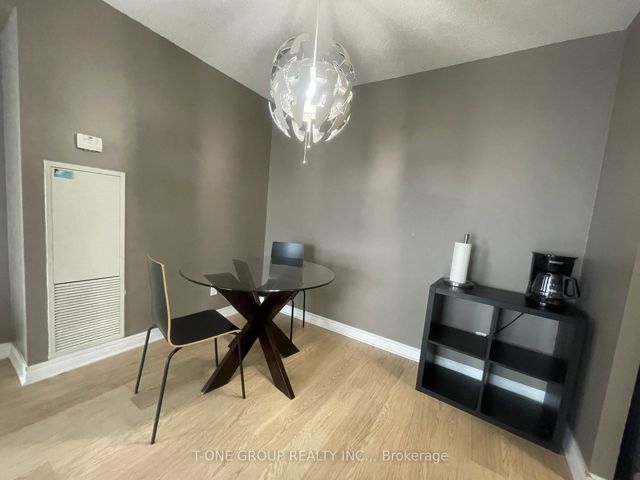 1402 - 60 Town Centre Crt