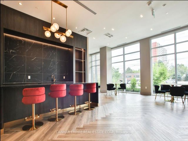 810 - 3220 Sheppard Ave