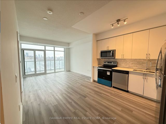 810 - 3220 Sheppard Ave