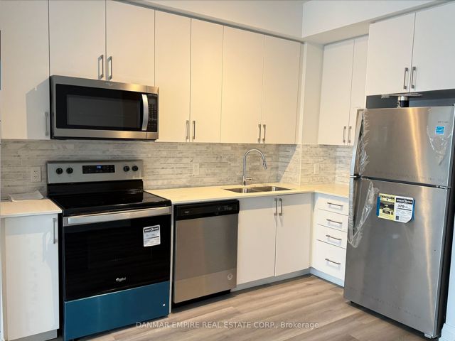 810 - 3220 Sheppard Ave