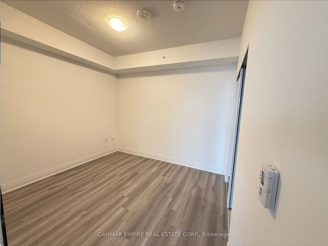 810 - 3220 Sheppard Ave