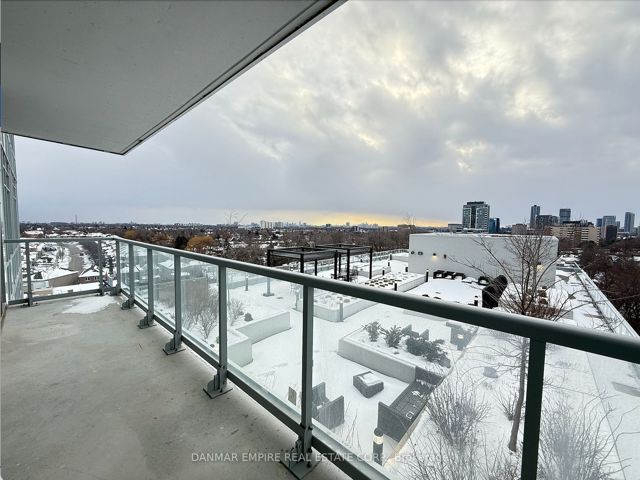810 - 3220 Sheppard Ave