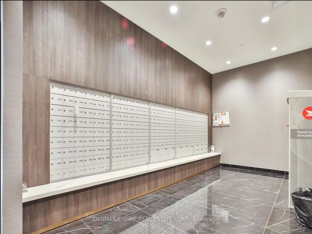 810 - 3220 Sheppard Ave