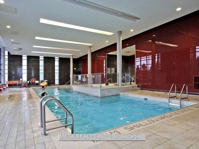 3404 - 125 Village Green Sq