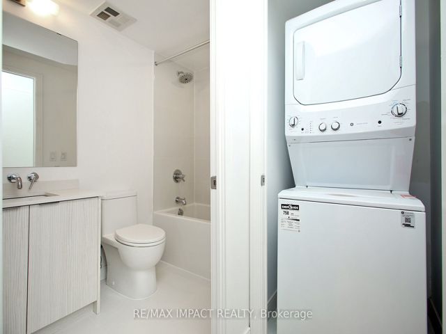 6 - 174 Clonmore Dr