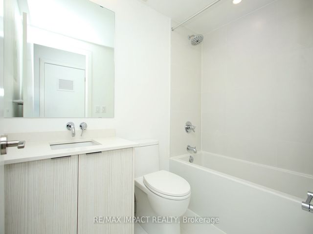 6 - 174 Clonmore Dr