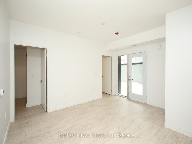 6 - 174 Clonmore Dr