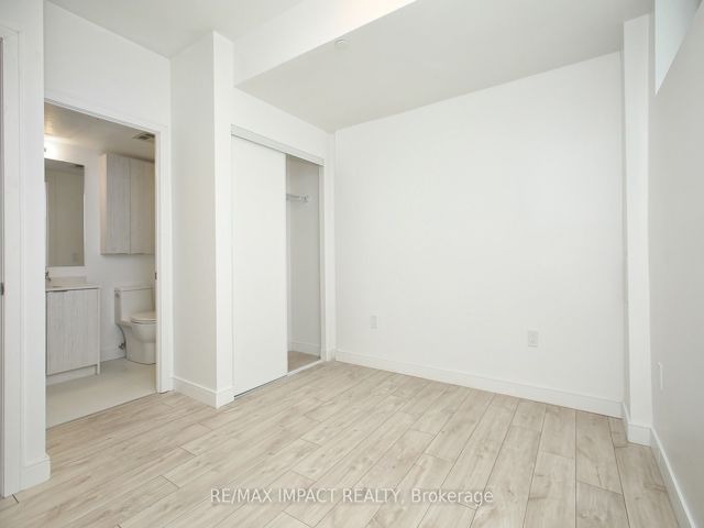 6 - 174 Clonmore Dr