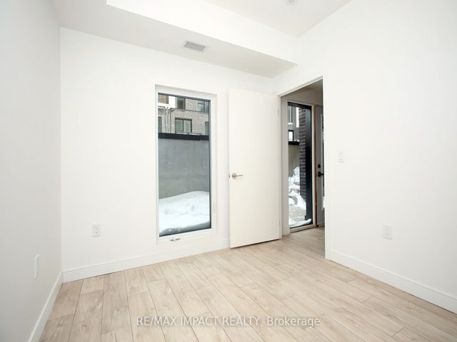 6 - 174 Clonmore Dr