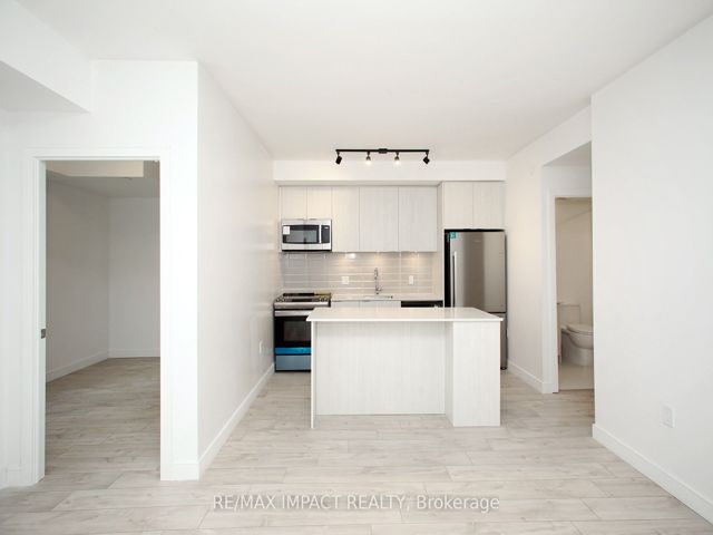 6 - 174 Clonmore Dr