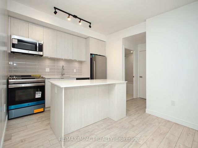 6 - 174 Clonmore Dr