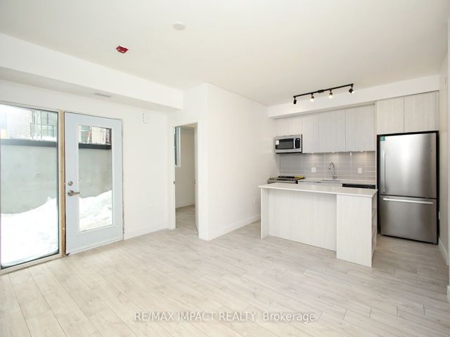 6 - 174 Clonmore Dr