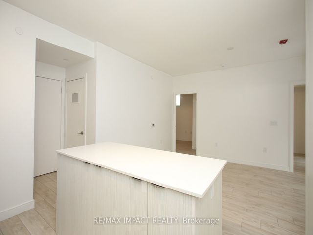 6 - 174 Clonmore Dr