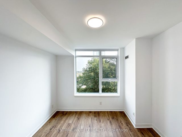 903 - 25 Town Centre Crt